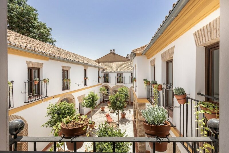 Хостел Líbere Córdoba Patio Santa Marta в Кордове