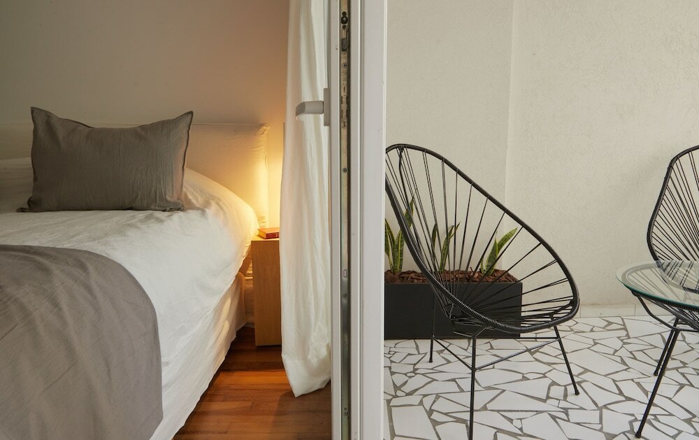 Фото Charming 1 bedroom Apartment III