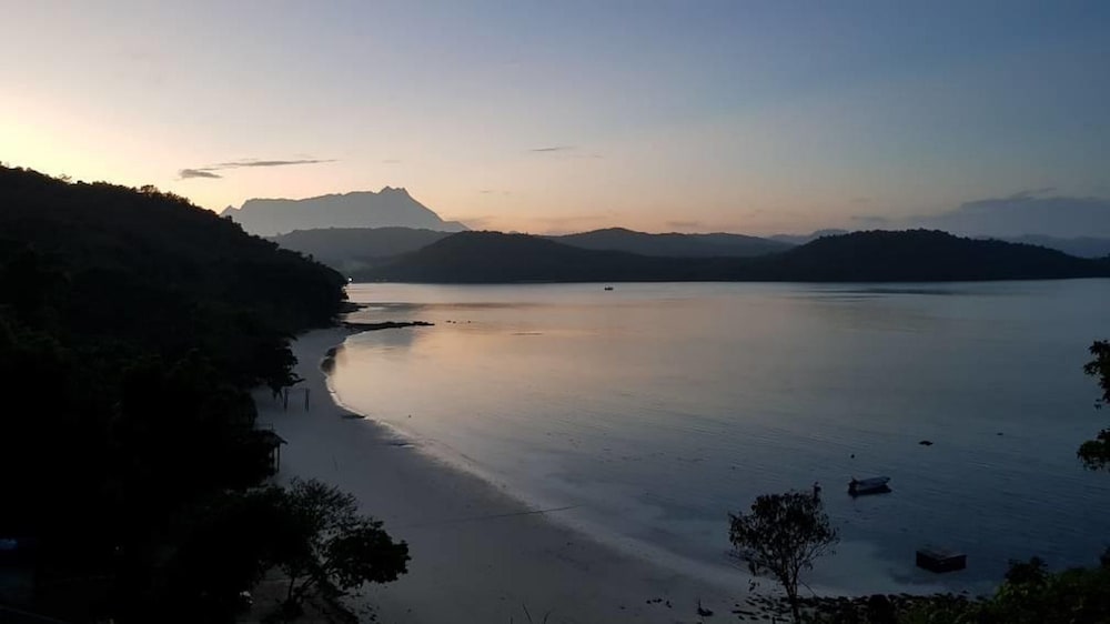 Фото Bigfin Beach Resort