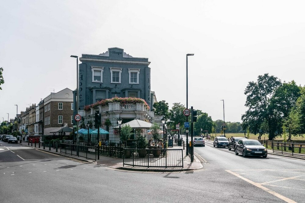 Фото Charming Wandsworth Common Flat