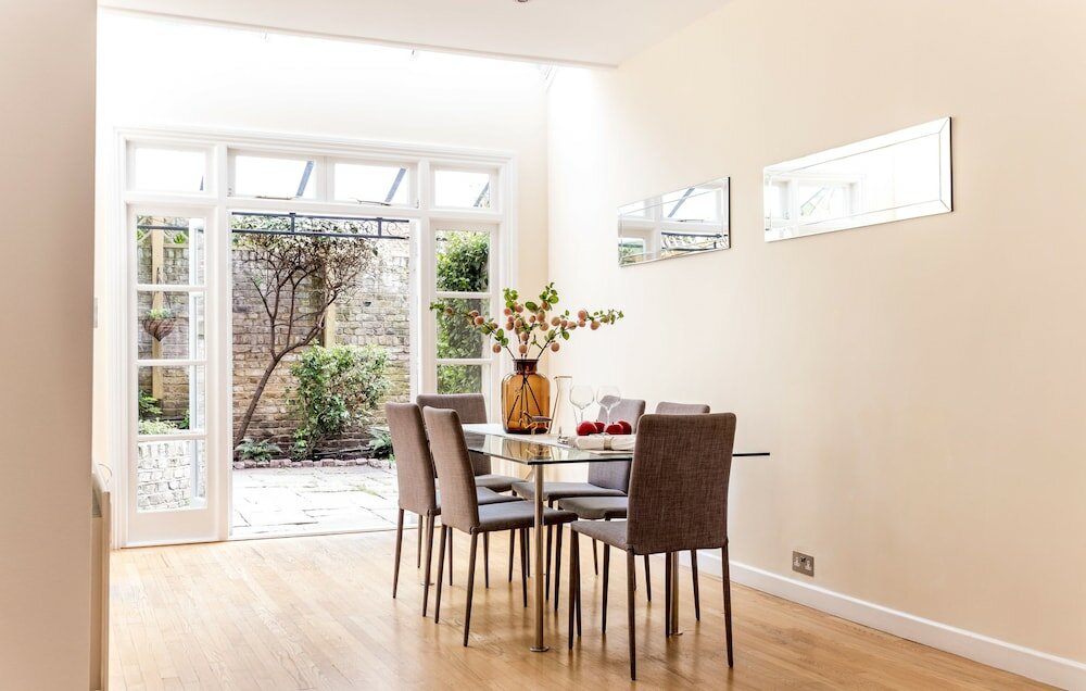 Фото Logan Mews by Lime Street