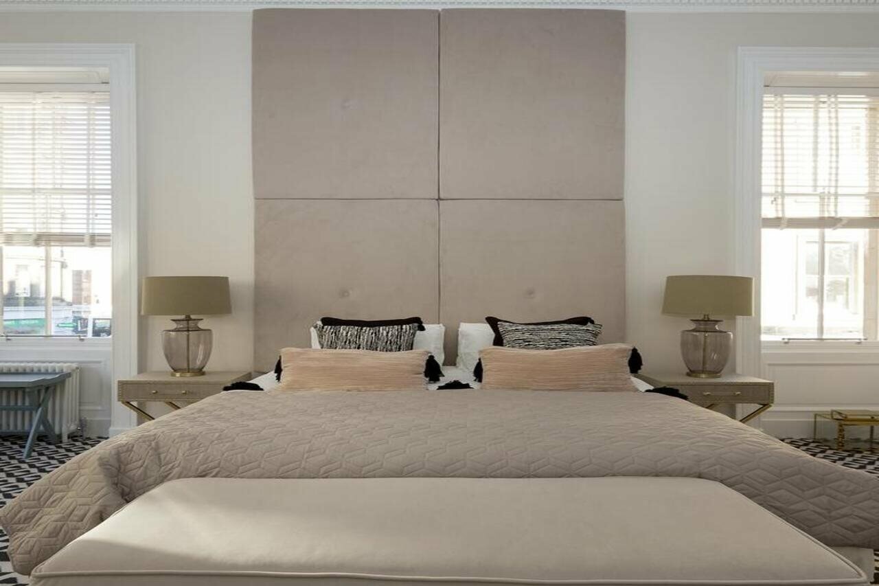 Фото The Lane Apartment