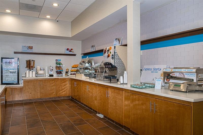 Фото Holiday Inn Express Fullerton - Anaheim, an Ihg Hotel