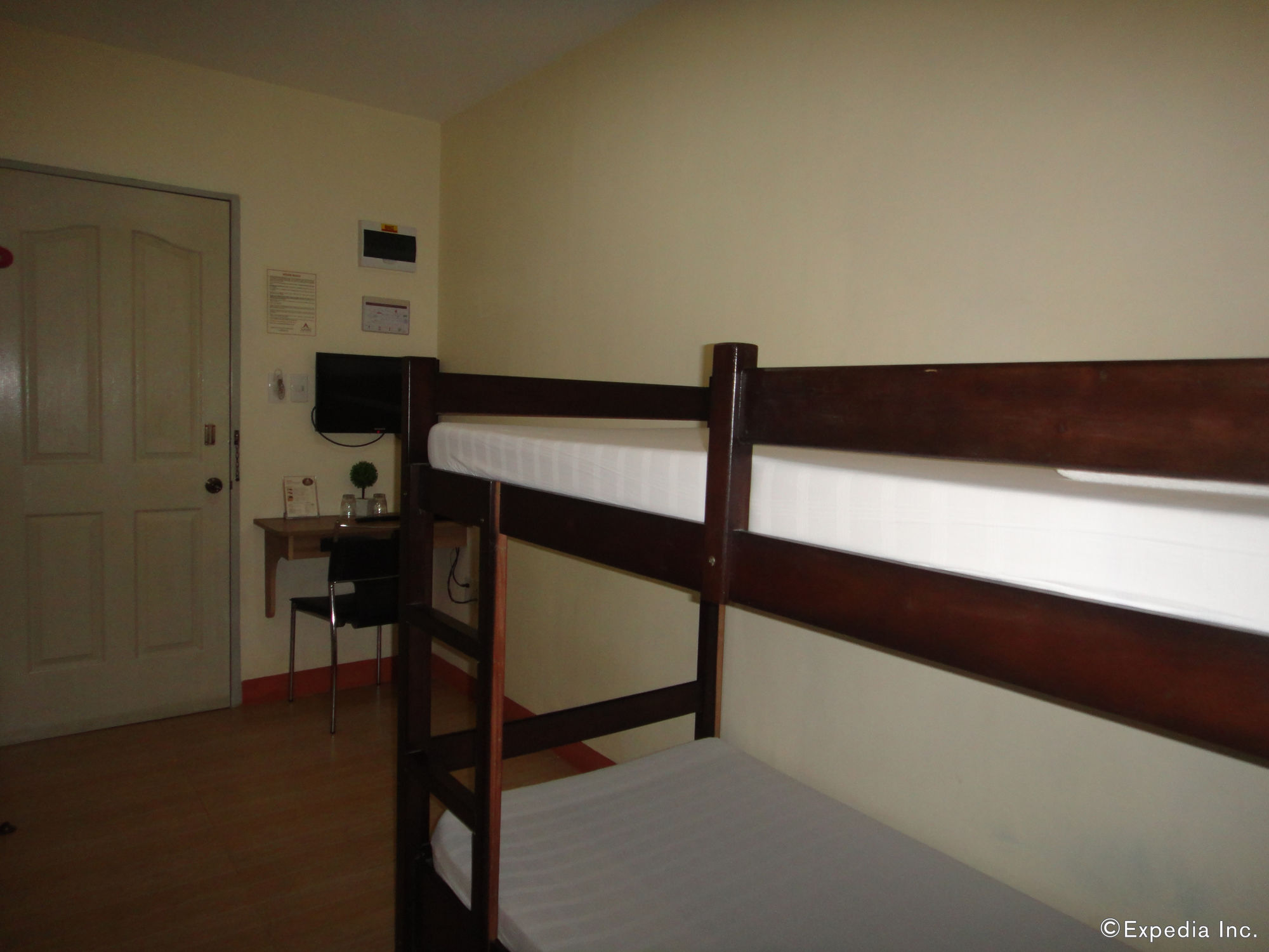 Фото Anri Pension House