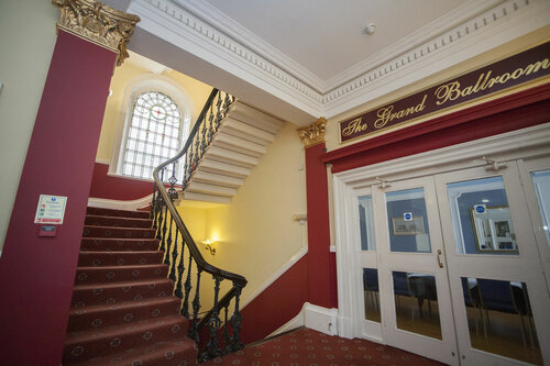 Гостиница The White Swan, Halifax в Галифаксе