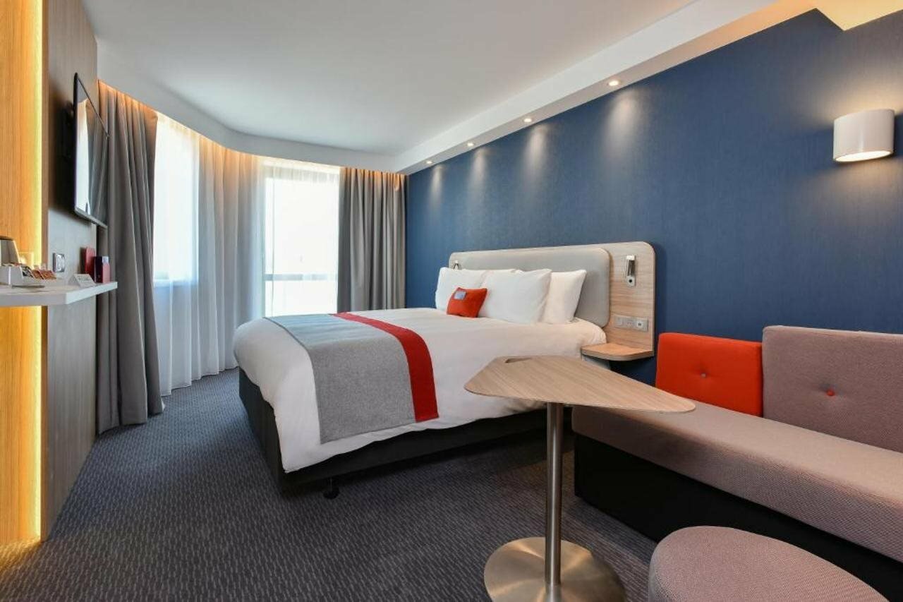 Фото Holiday Inn Express Rouen Centre - Rive Gauche by Ihg