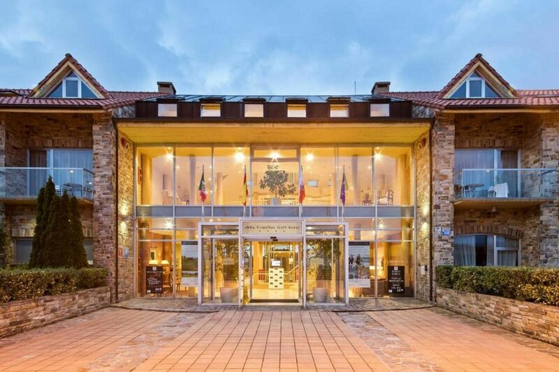 Гостиница Abba Comillas Golf Apartments в Комилласе
