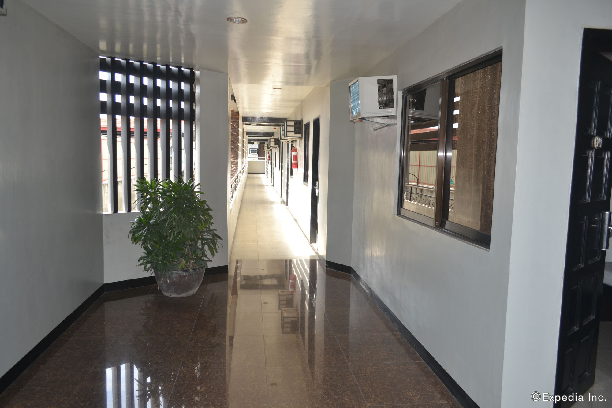 Фото Stonewood Hotel