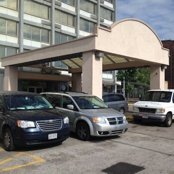 Фото University Hotel & Suites