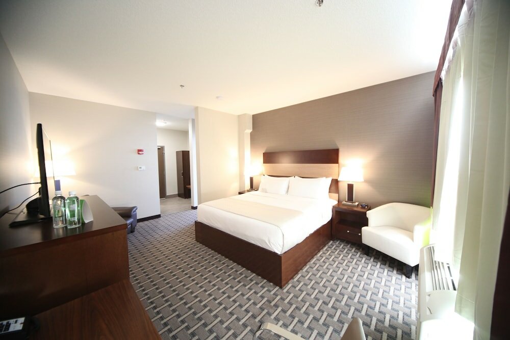 Фото Wyndham Garden Edmonton Airport