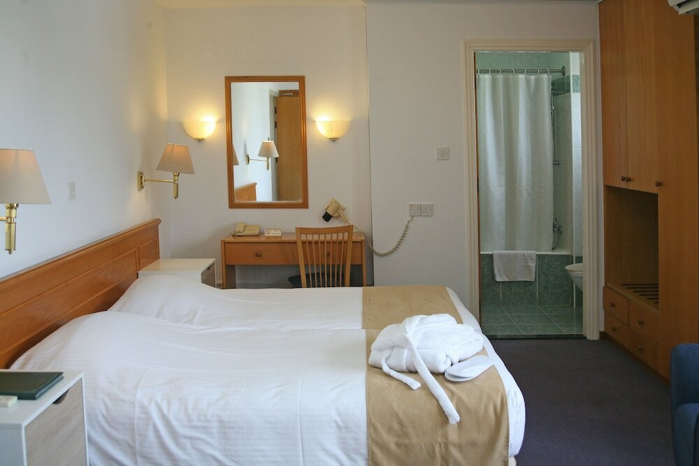 Фото Chrielka Hotel Apartments