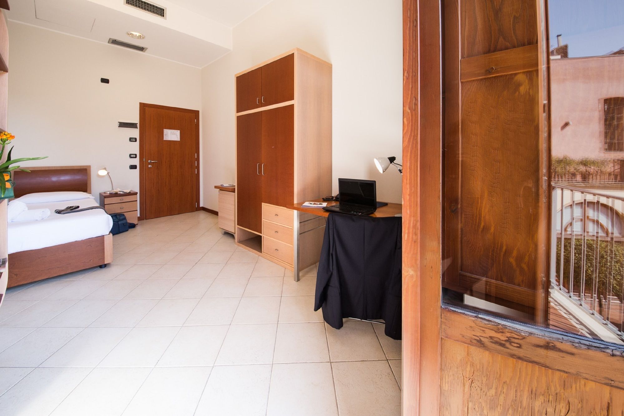 Фото Camplus Guest Catania