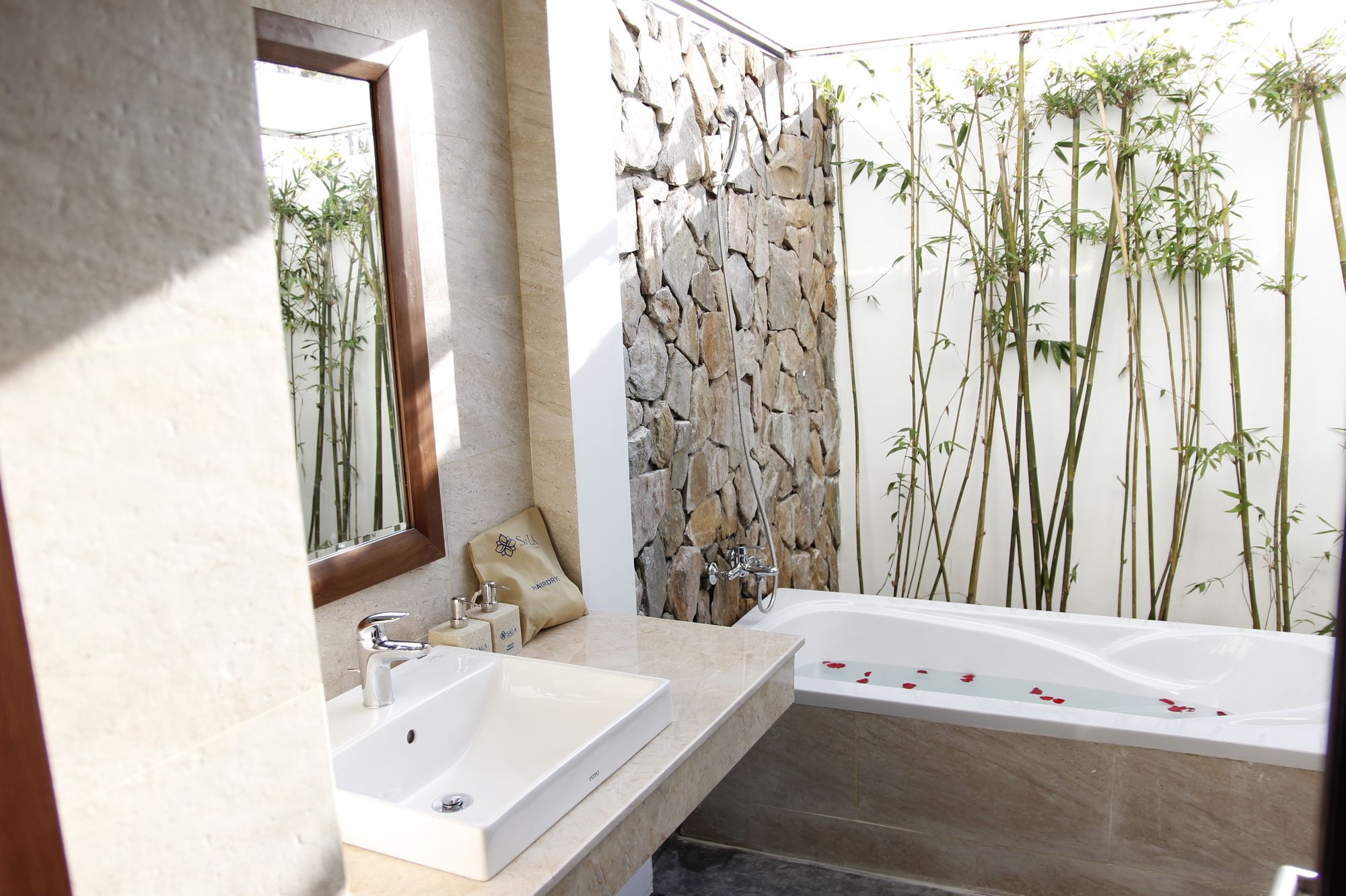 Фото Sala Tuy Hoa Beach