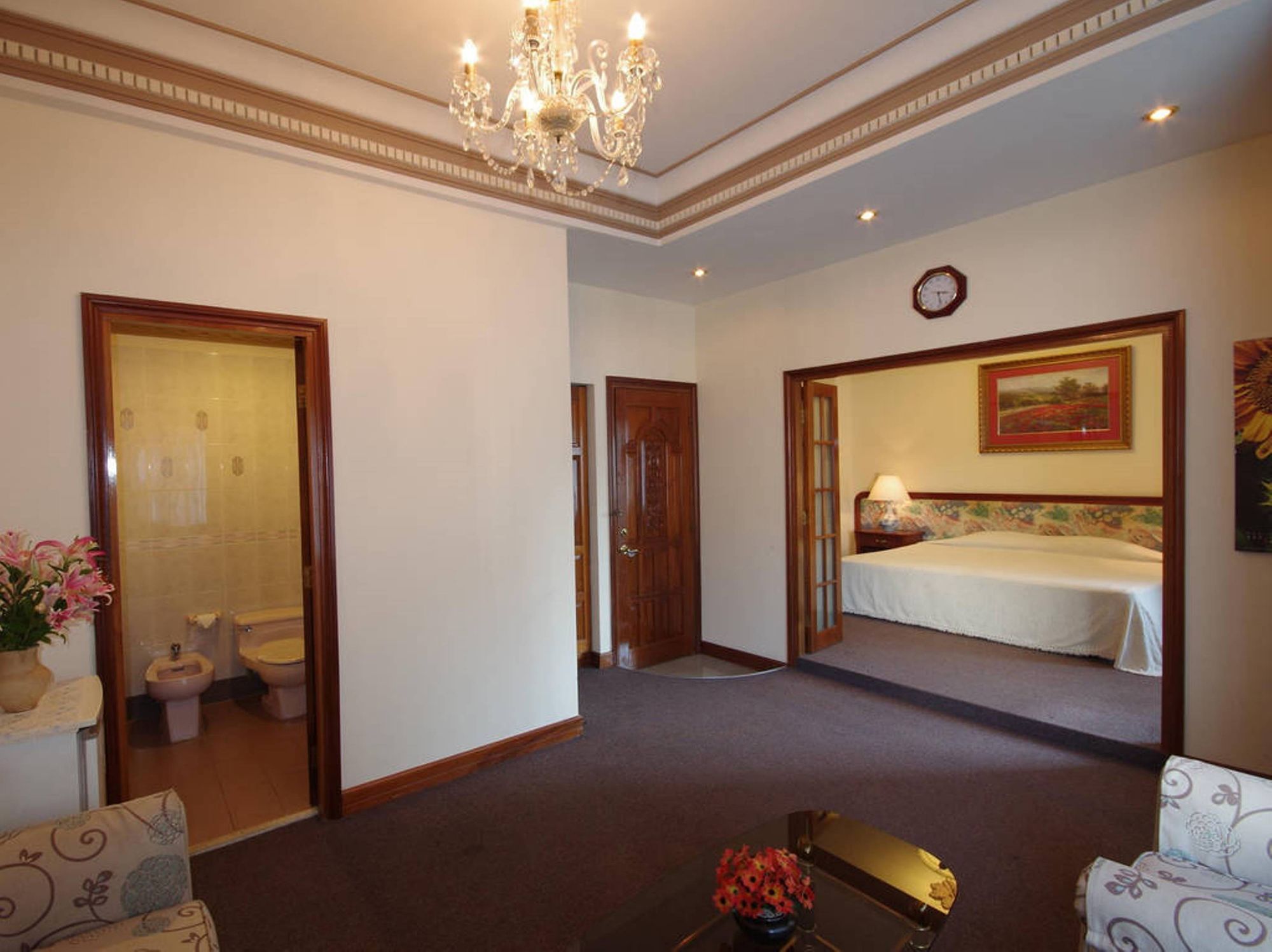 Фото The Spring Hotel