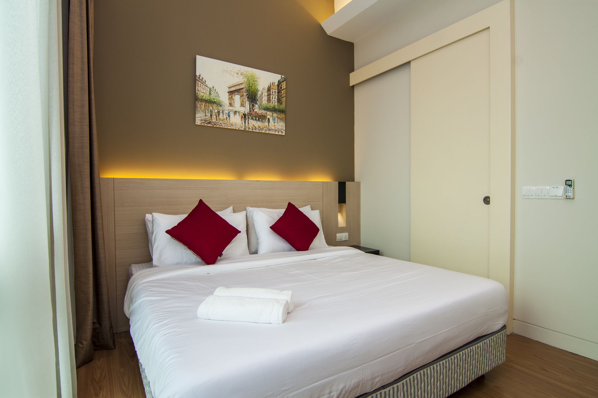 Фото Swiss Garden Residency 1