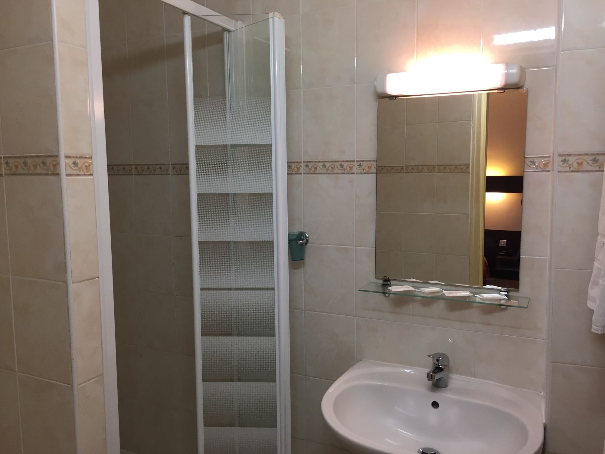 Фото Hôtel des Pyrénées