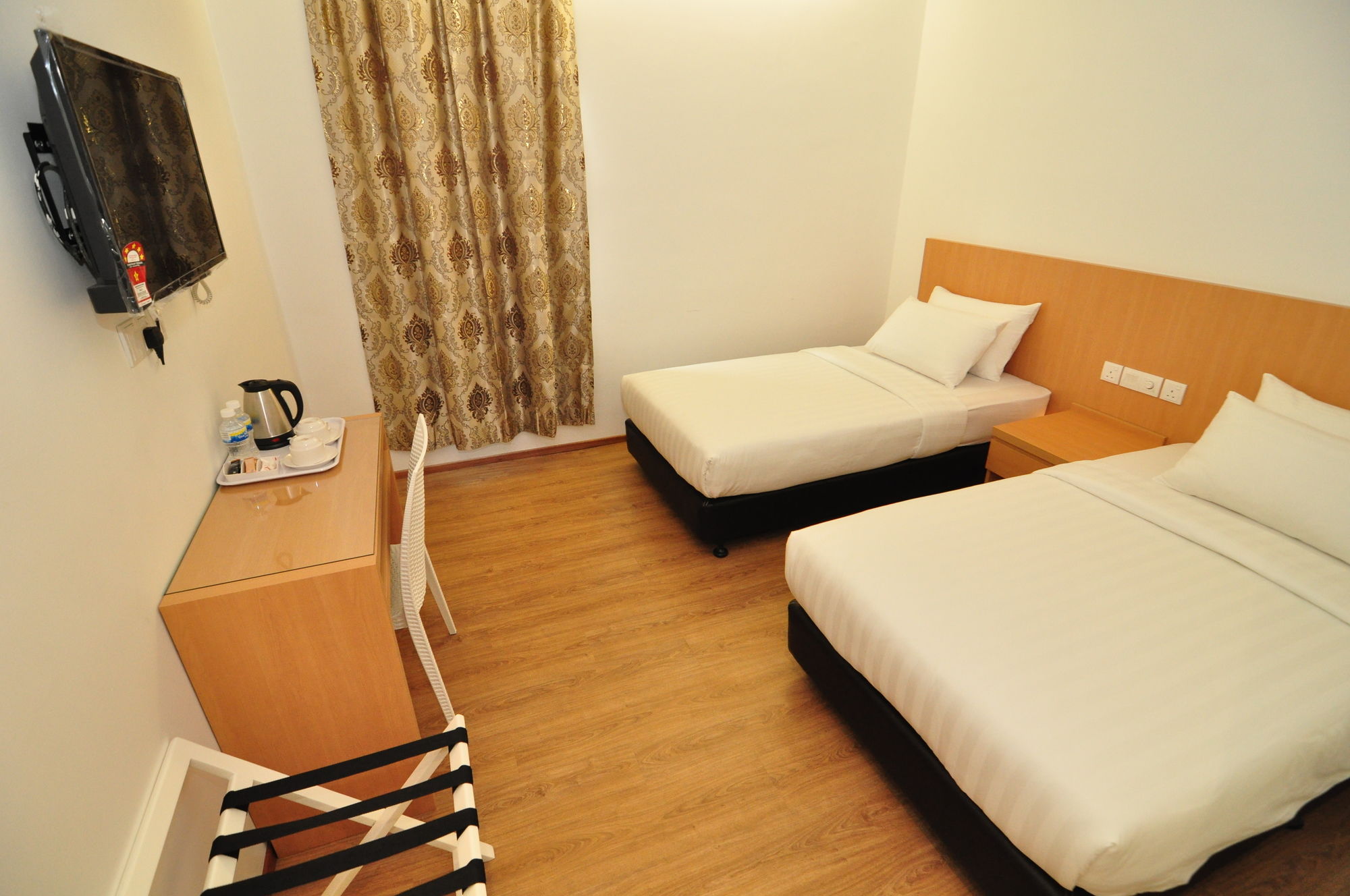 Фото 1 Million Hotel