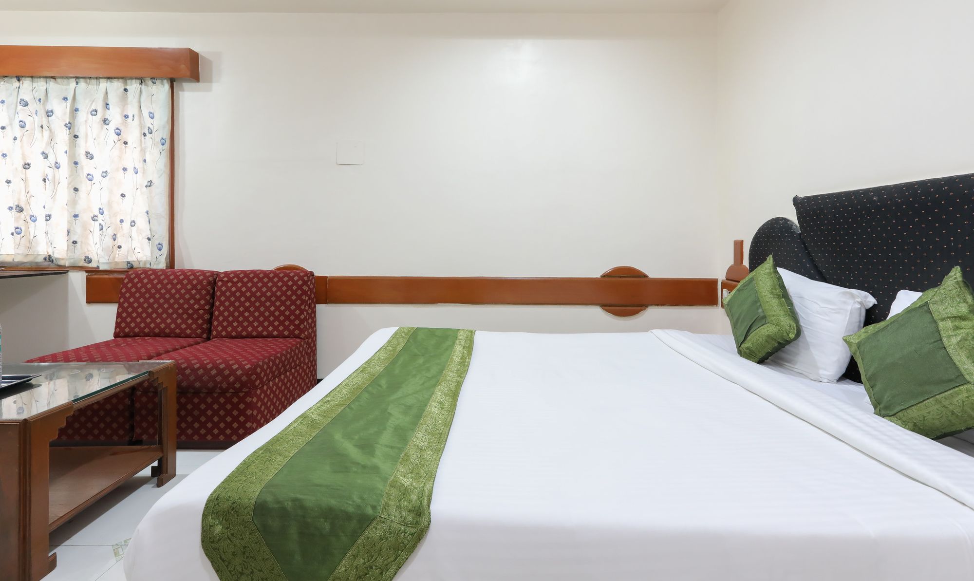 Фото Treebo Trend Omni Palace