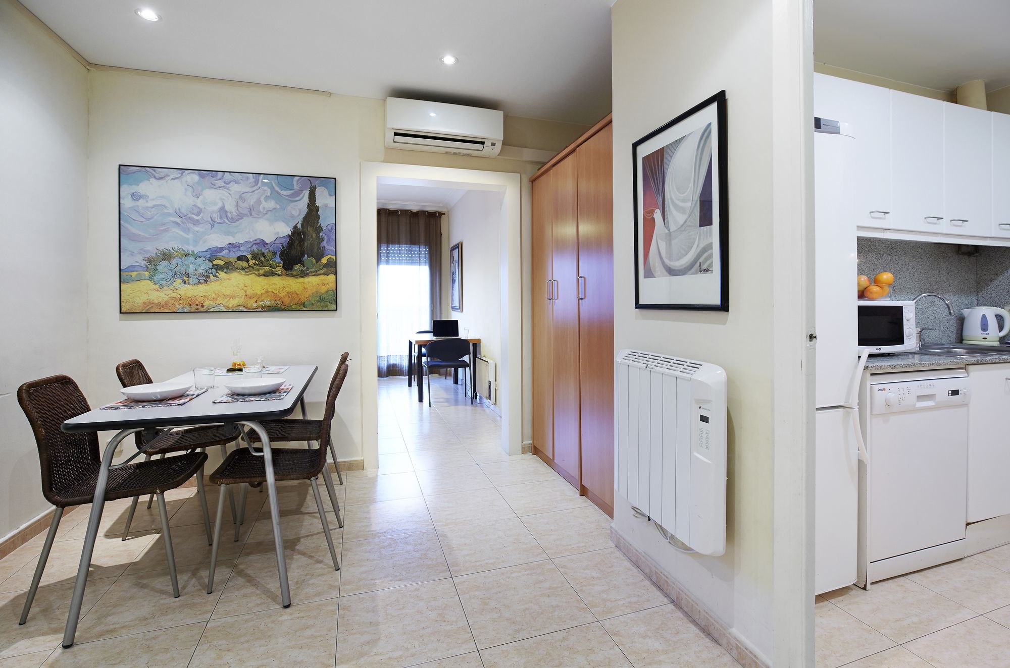 Фото AinB Diagonal Francesc Macia Apartments