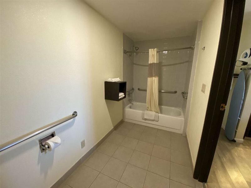 Фото SureStay Hotel by Best Western Williams