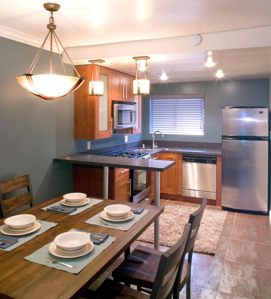 Фото Oceanside Marina Suites