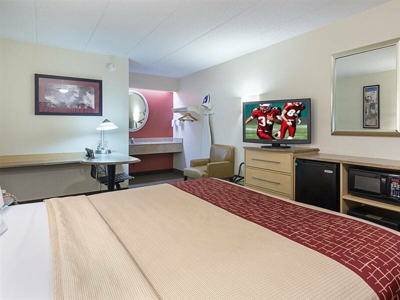 Фото Red Roof Inn Detroit - Farmington Hills