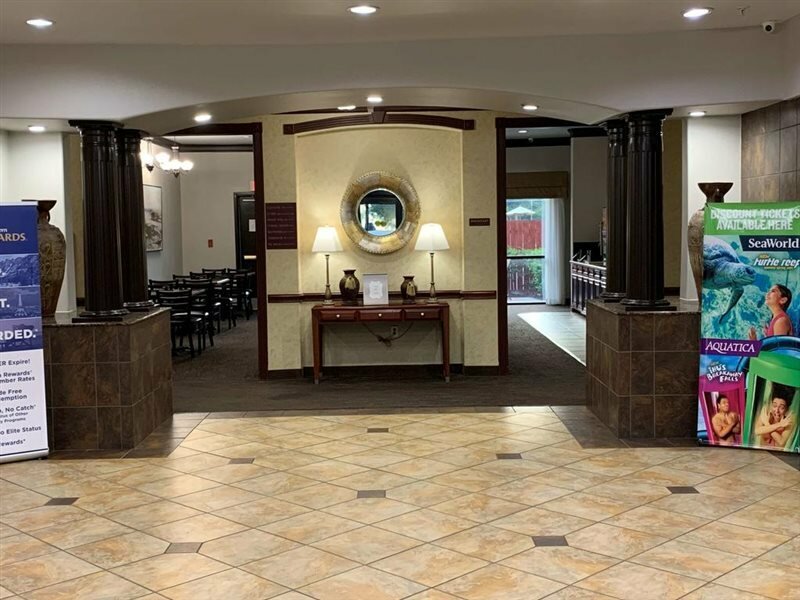 Фото SureStay Plus Hotel by Best Western San Antonio SeaWorld