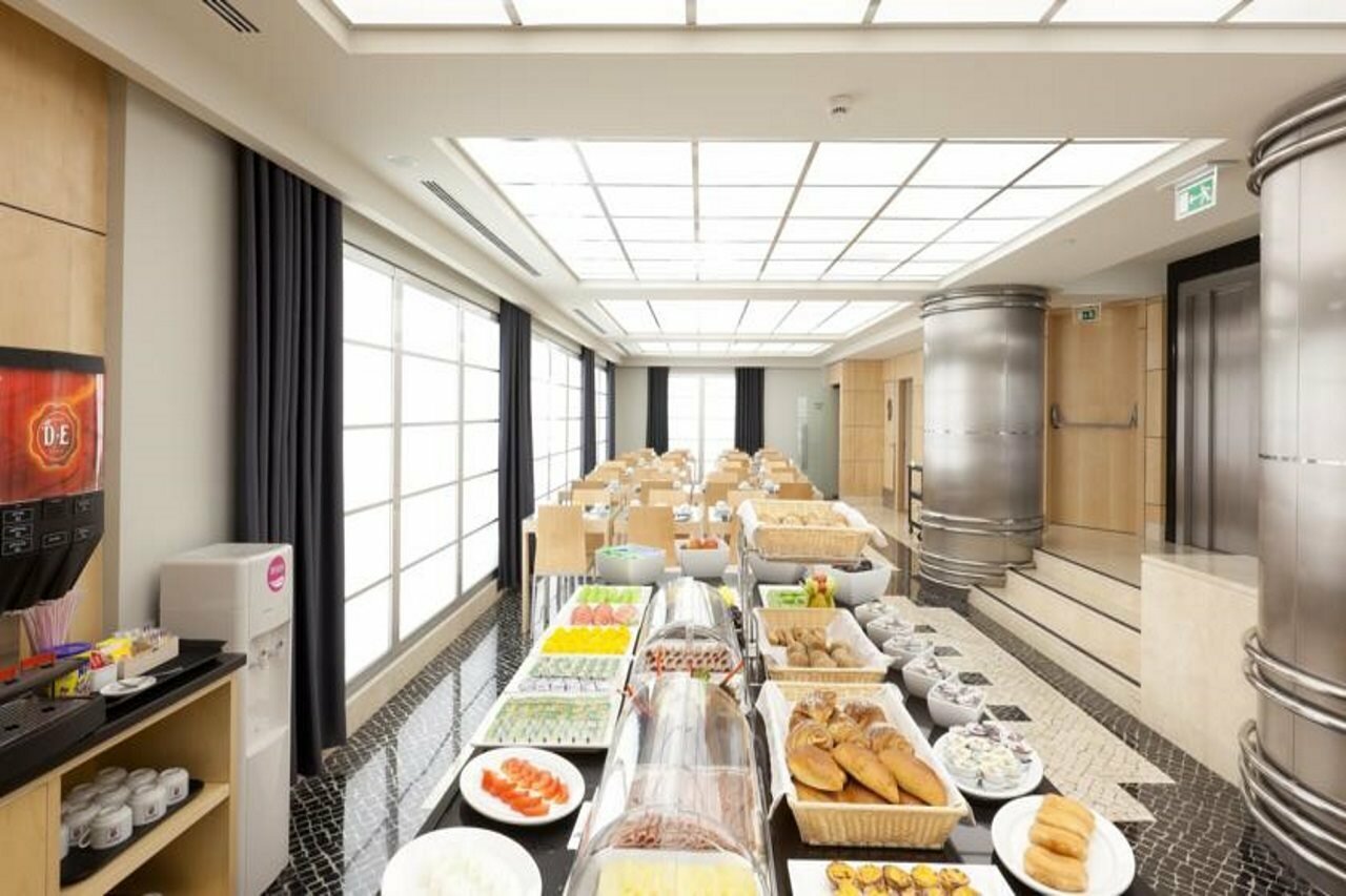 Фото Hotel Alif Avenidas