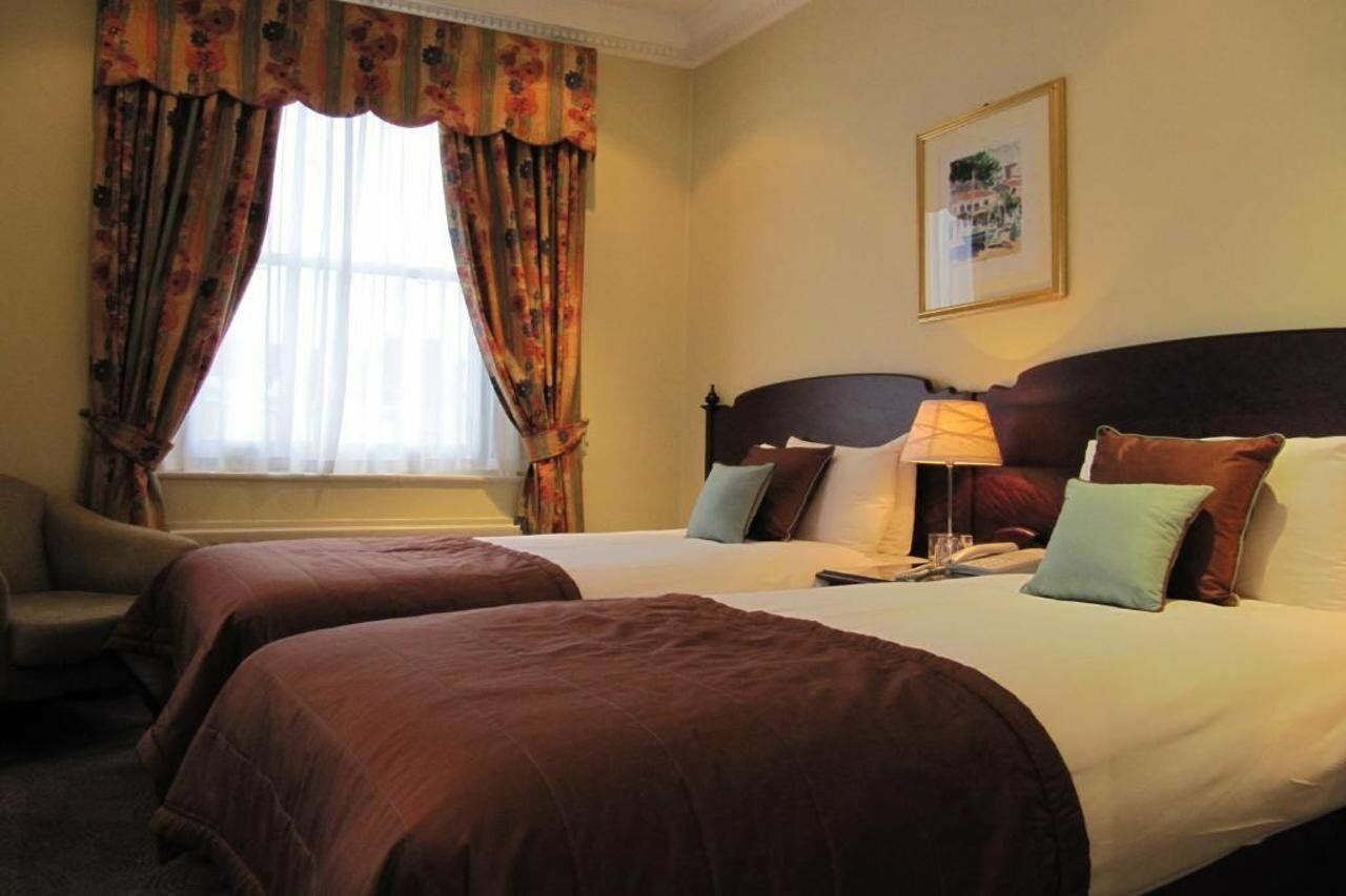 Фото отеля 2