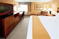 Фото Holiday Inn Express Fairfax - Arlington Boulevard, an Ihg Hotel