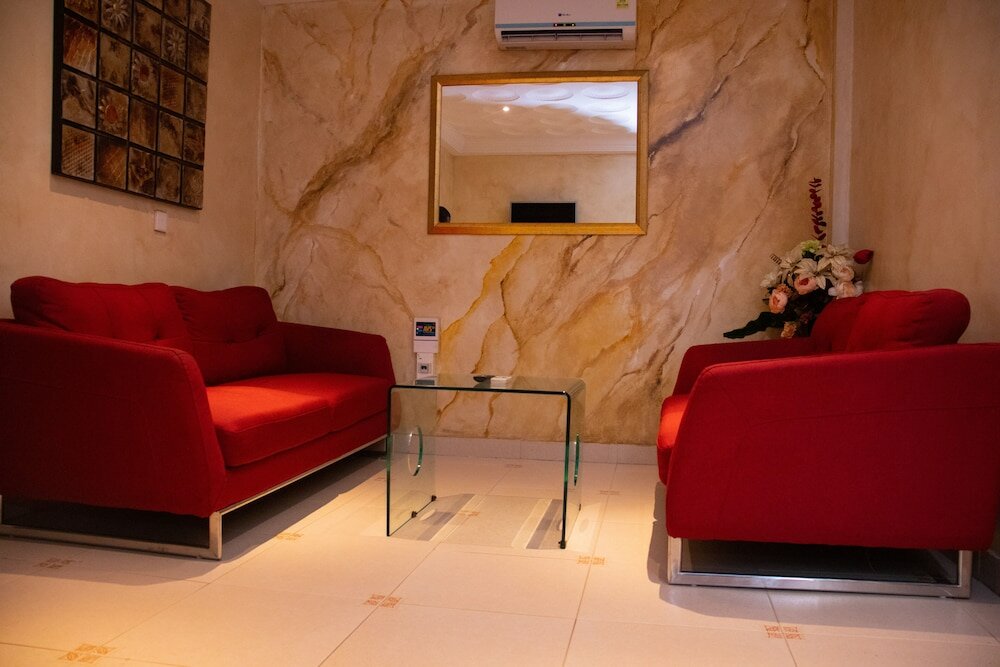 Фото Airport West Hotel