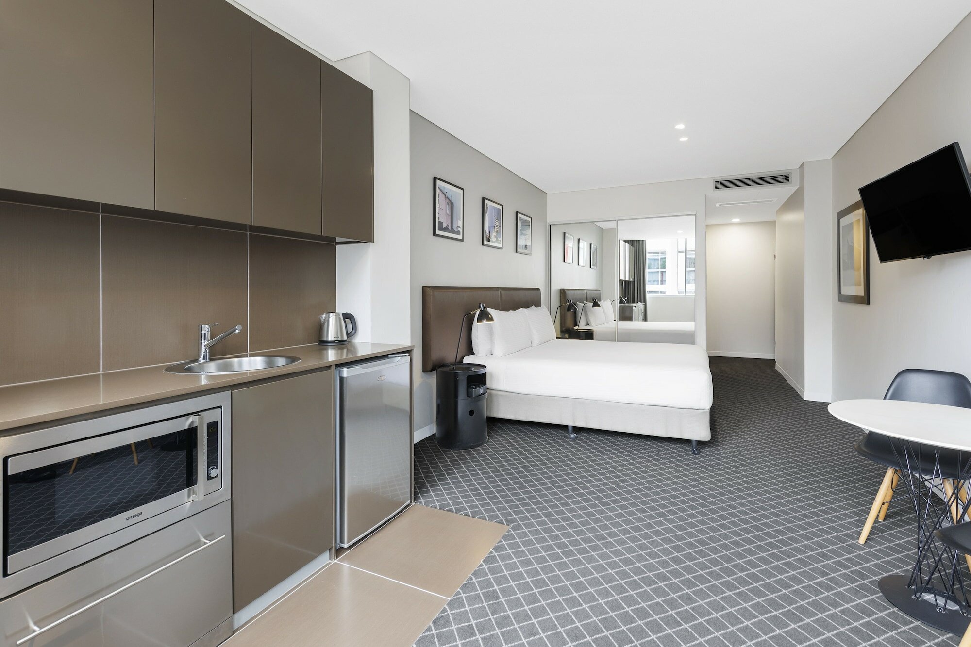 Фото Holiday Inn & Suites Sydney Bondi Junction, an Ihg Hotel