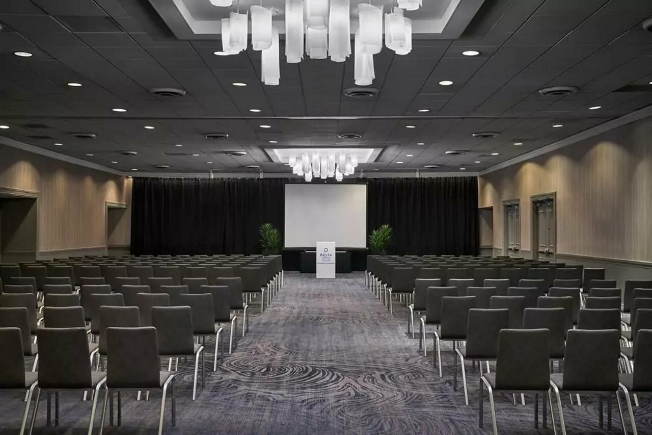 Фото Delta Hotels by Marriott Richmond Downtown