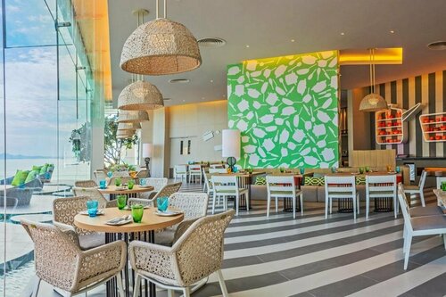 Внешний вид отеля Holiday Inn Pattaya, an Ihg Hotel - Sha Extra Plus в Паттайе, фото 3