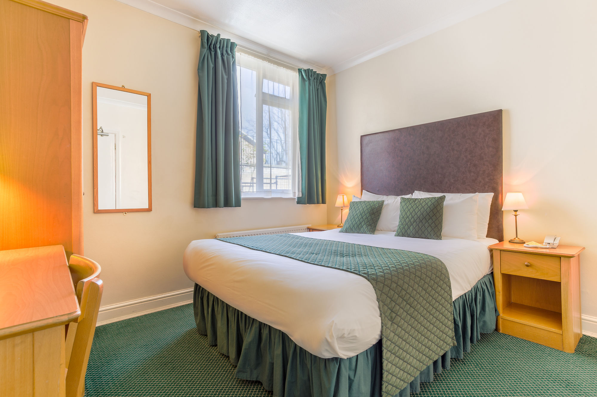 Фото London Town Hotel