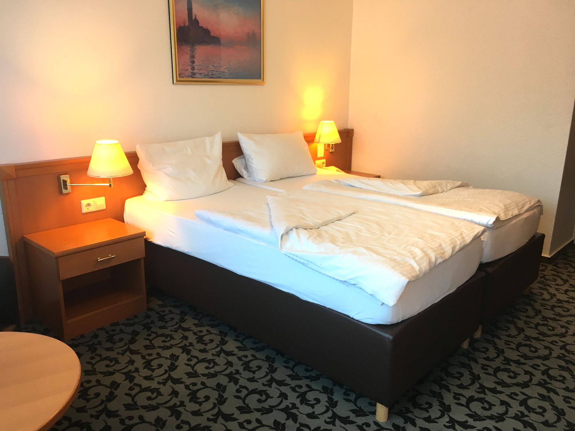 Фото Caravelle Hotel im Park