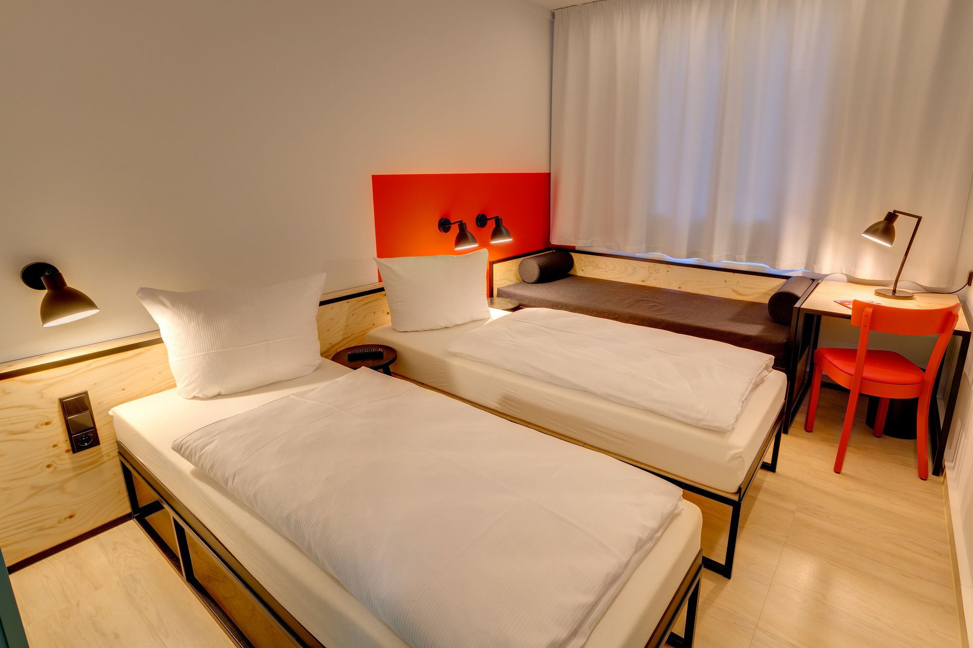 Фото Meininger Hotel Leipzig Hauptbahnhof