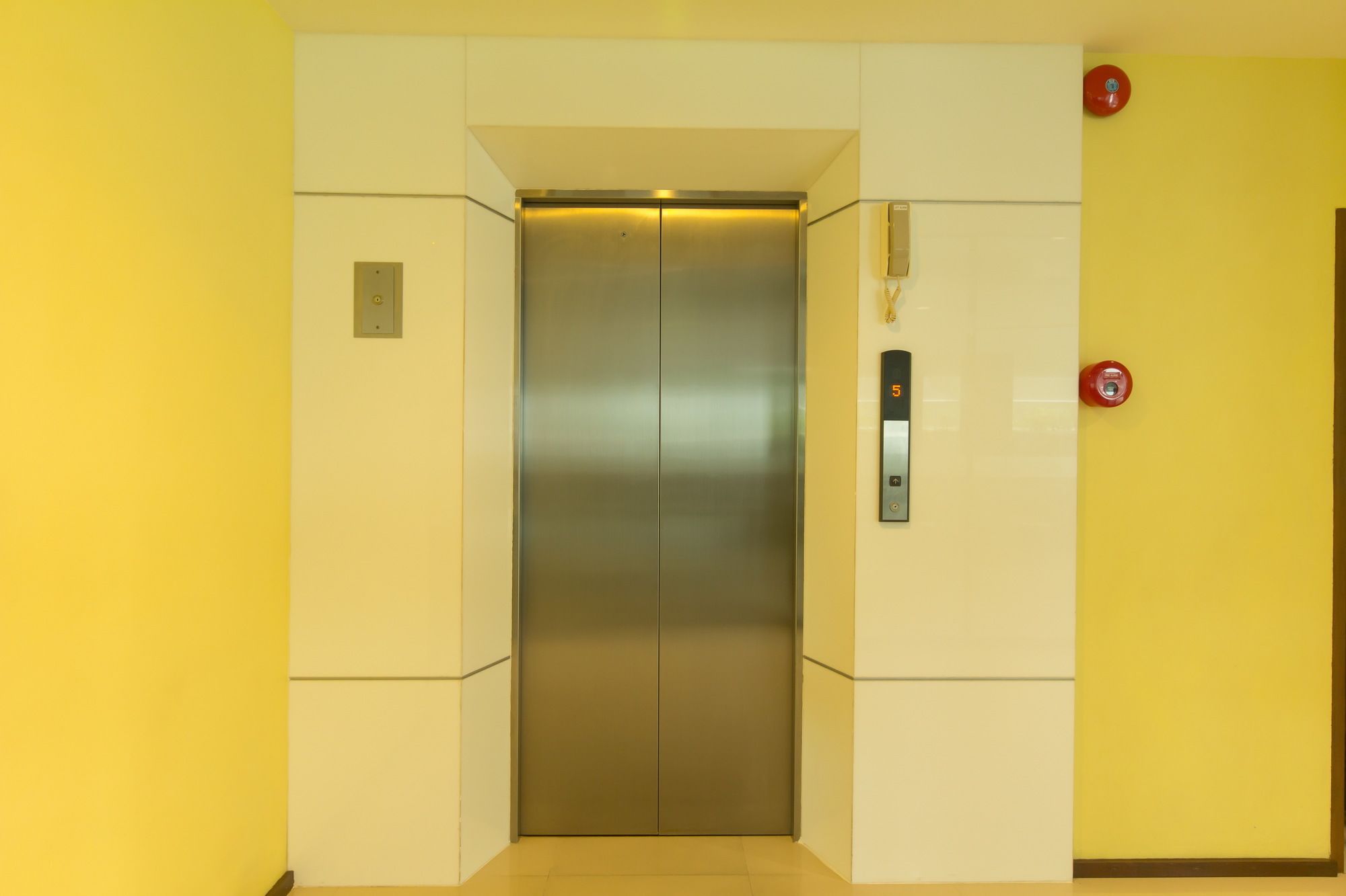 Фото Baannilrath Hotel