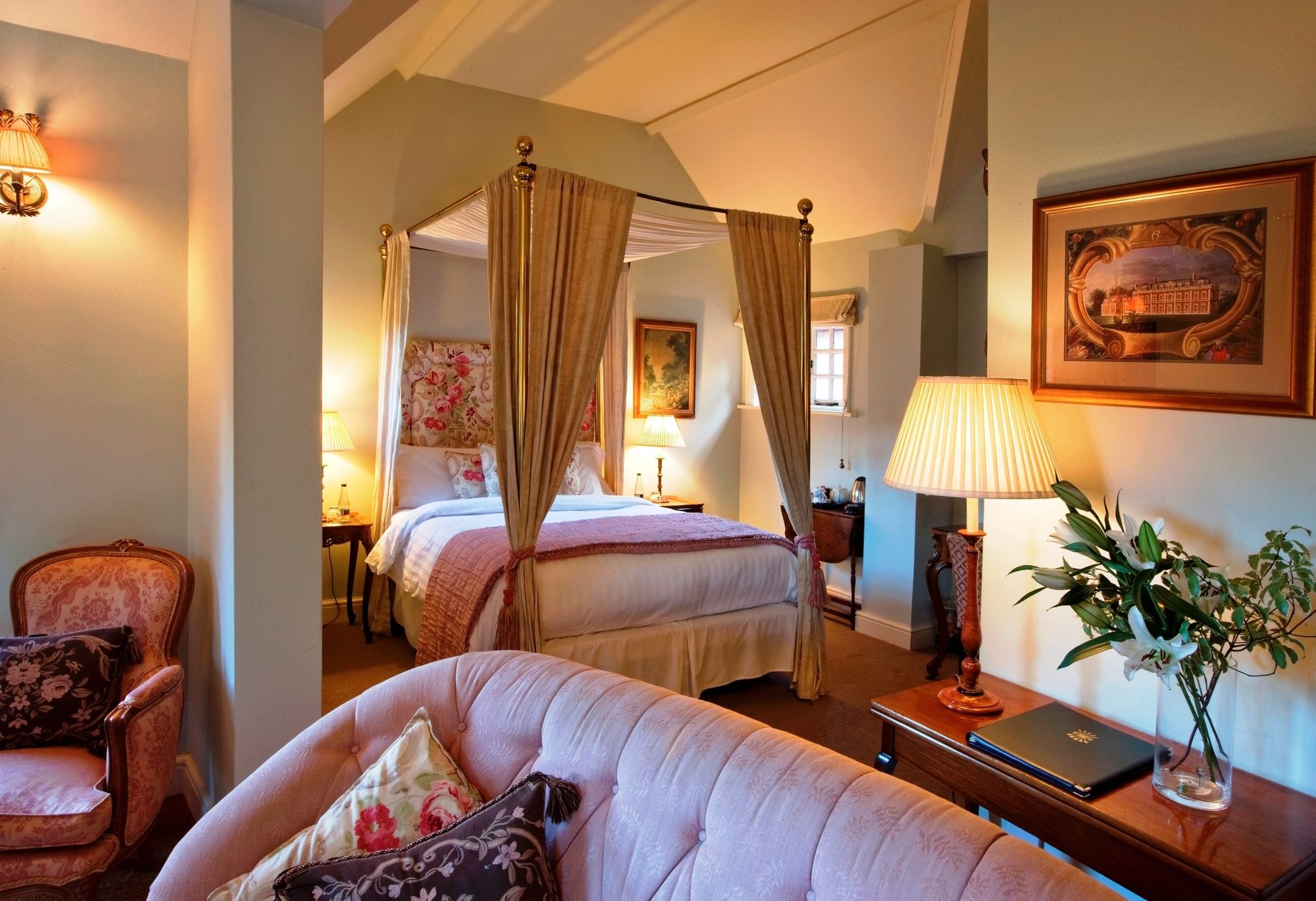 Фото The Five Arrows Hotel