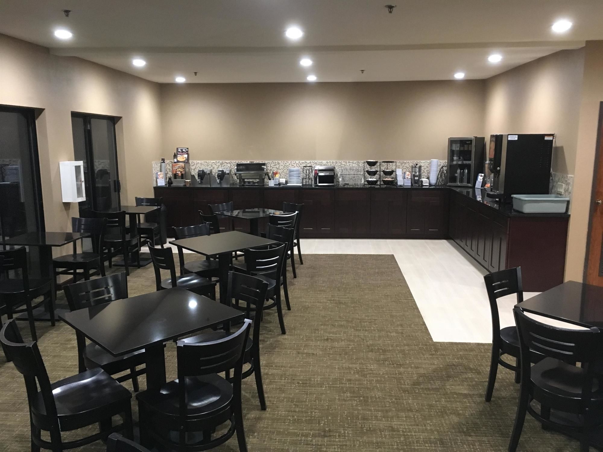 Фото Best Western Plus Plaza by the Green