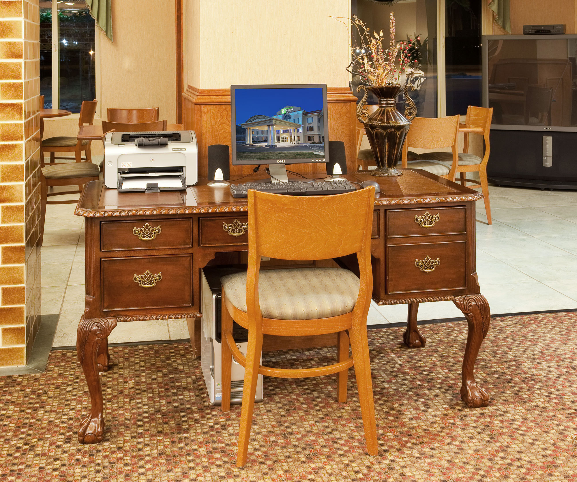 Фото Holiday Inn Express & Suites Carson City, an Ihg Hotel