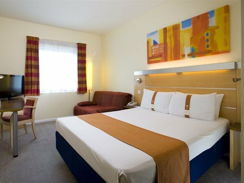 Фото Holiday Inn Express Hemel Hempstead, an Ihg Hotel