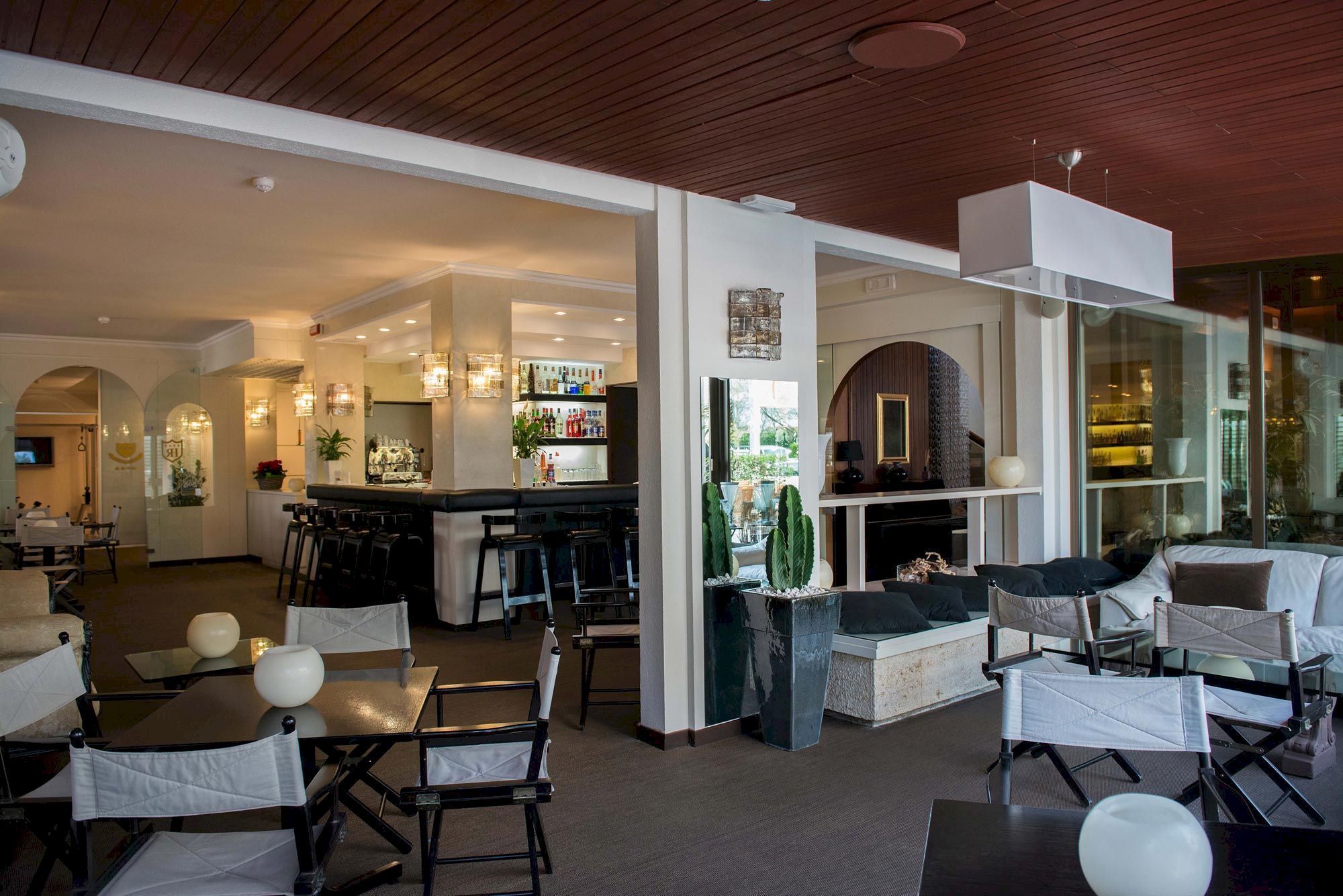 Фото Rouge Hotel International