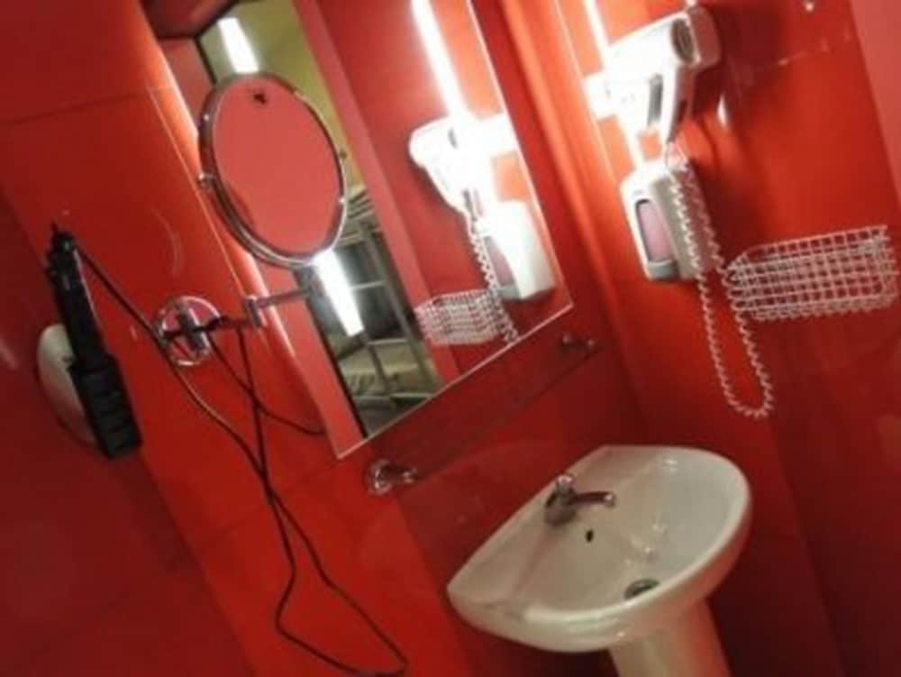 Фото Urbany Hostels Barcelona