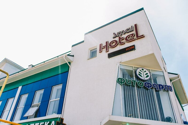Гостиница Small Hotel в Славянске-на-Кубани