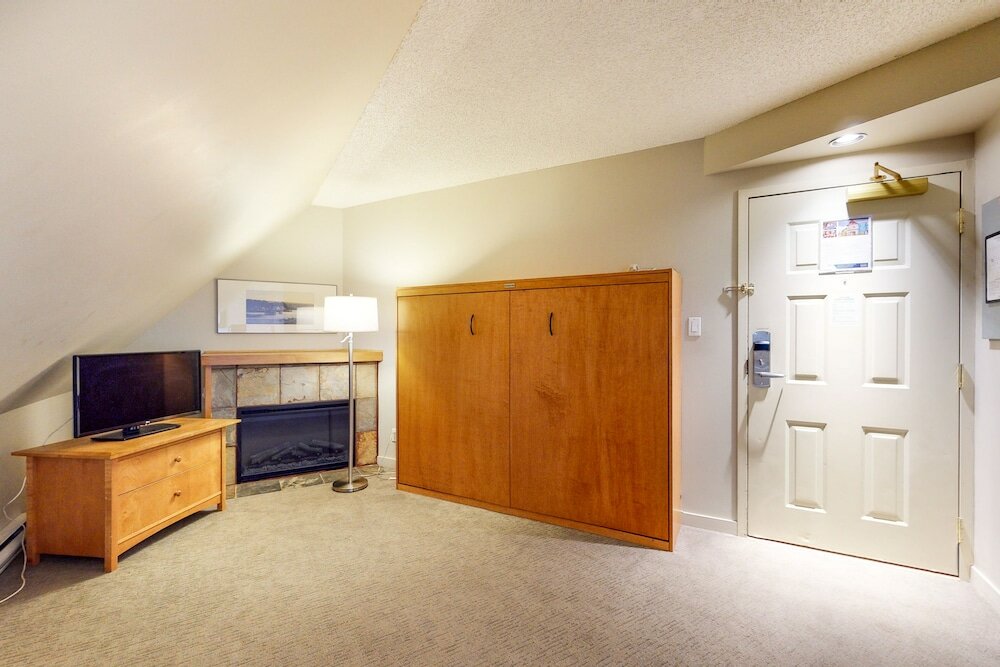 Фото Whistler Peak Lodge