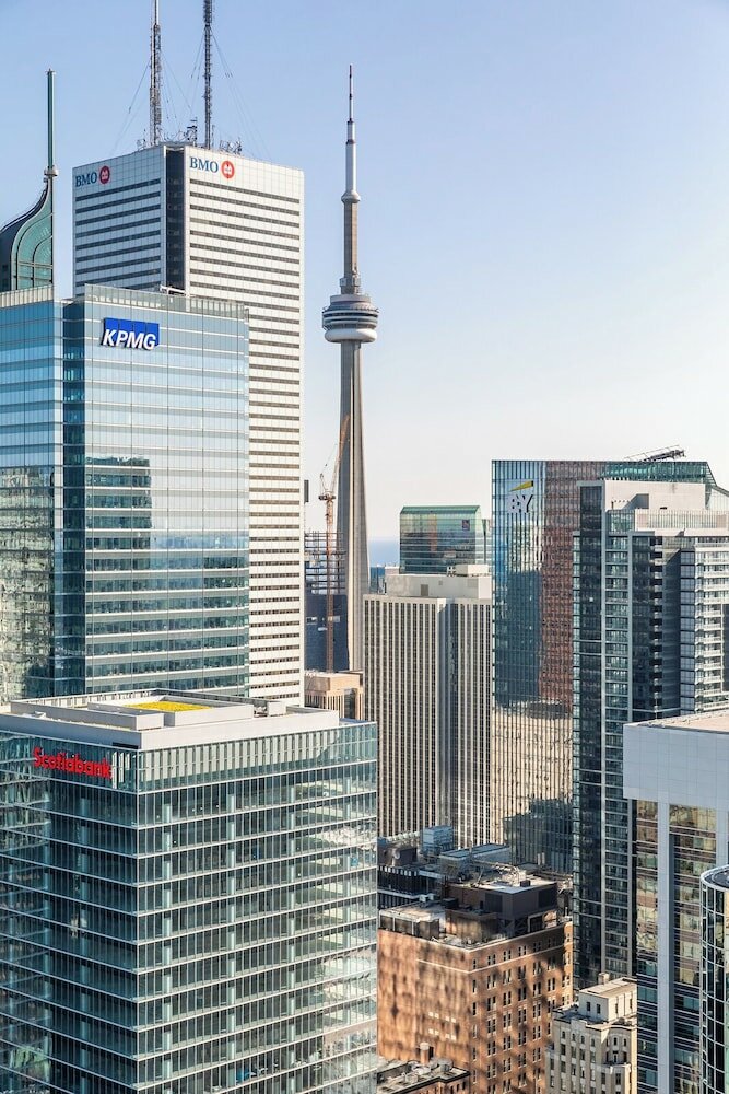 Фото Bonvoy Suites Eaton Centre