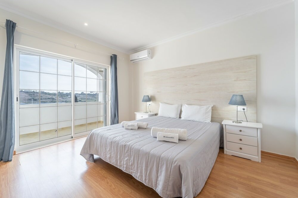 Фото Villa Lemos by HelloVacations