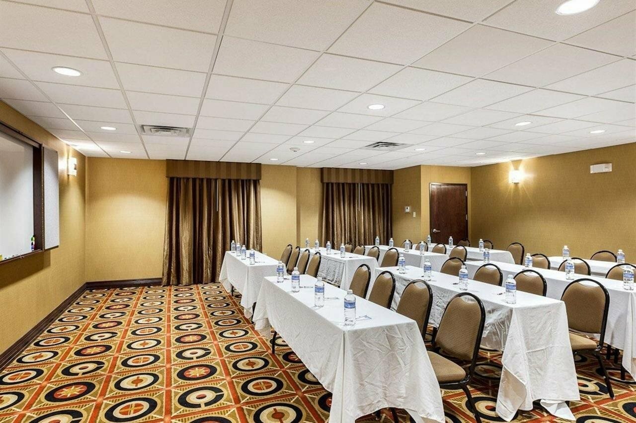 Фото Comfort Suites Plano - Dallas North