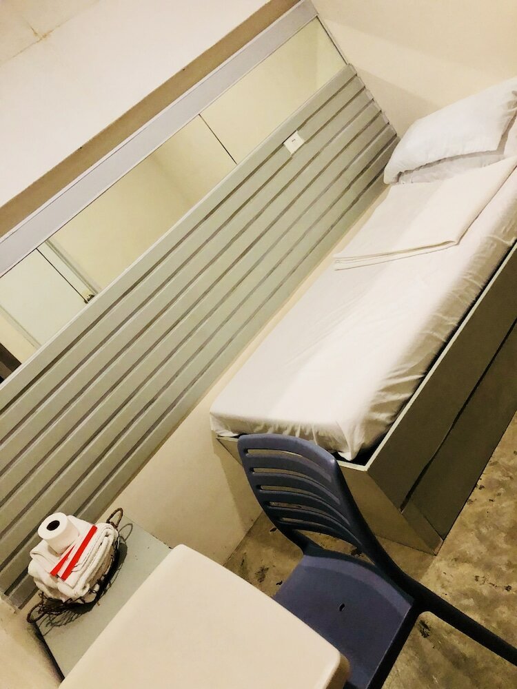 Фото Hometown Hotel Bacolod - Lacson